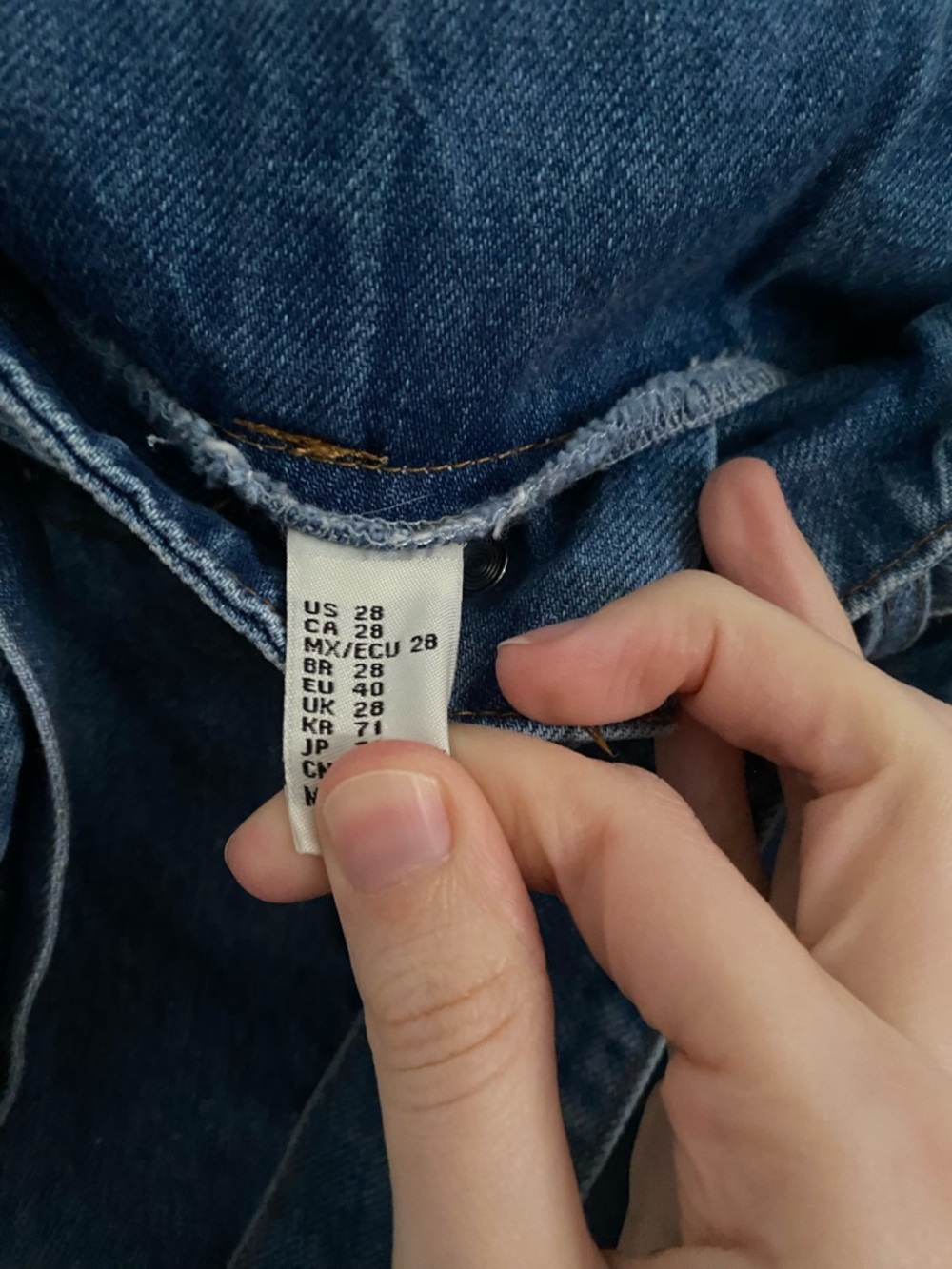 F21 High-Waist Denim Paperbag Shorts with Belt - Picture 3 of 7